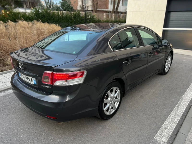 Toyota Avensis 2.0 D4D 126к.с. СЕДАН , снимка 4 - Автомобили и джипове - 53557325