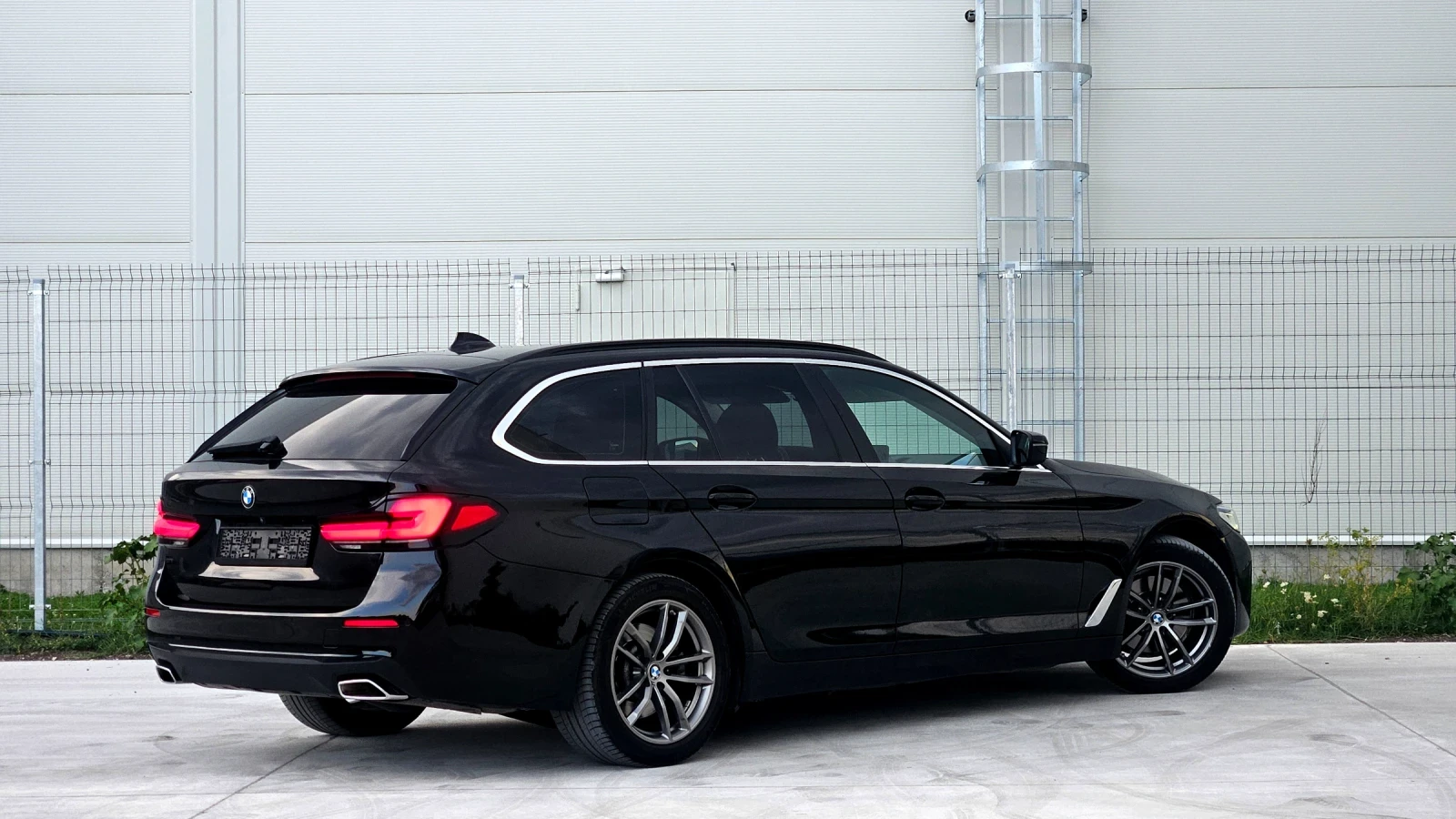 BMW 520 190kc, AmbientLight, Distronic, Laser Head up  - изображение 6