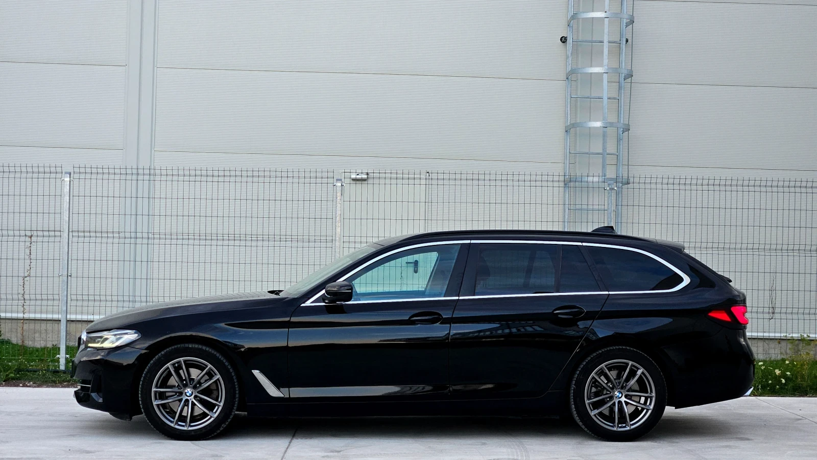 BMW 520 190kc, AmbientLight, Distronic, Laser Head up  | Mobile.bg   12