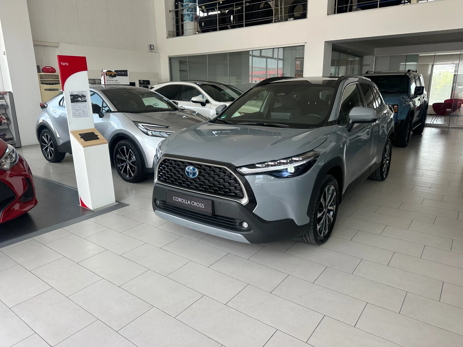 Toyota Corolla Cross 4x4* Панорама* 2.0 - изображение 2