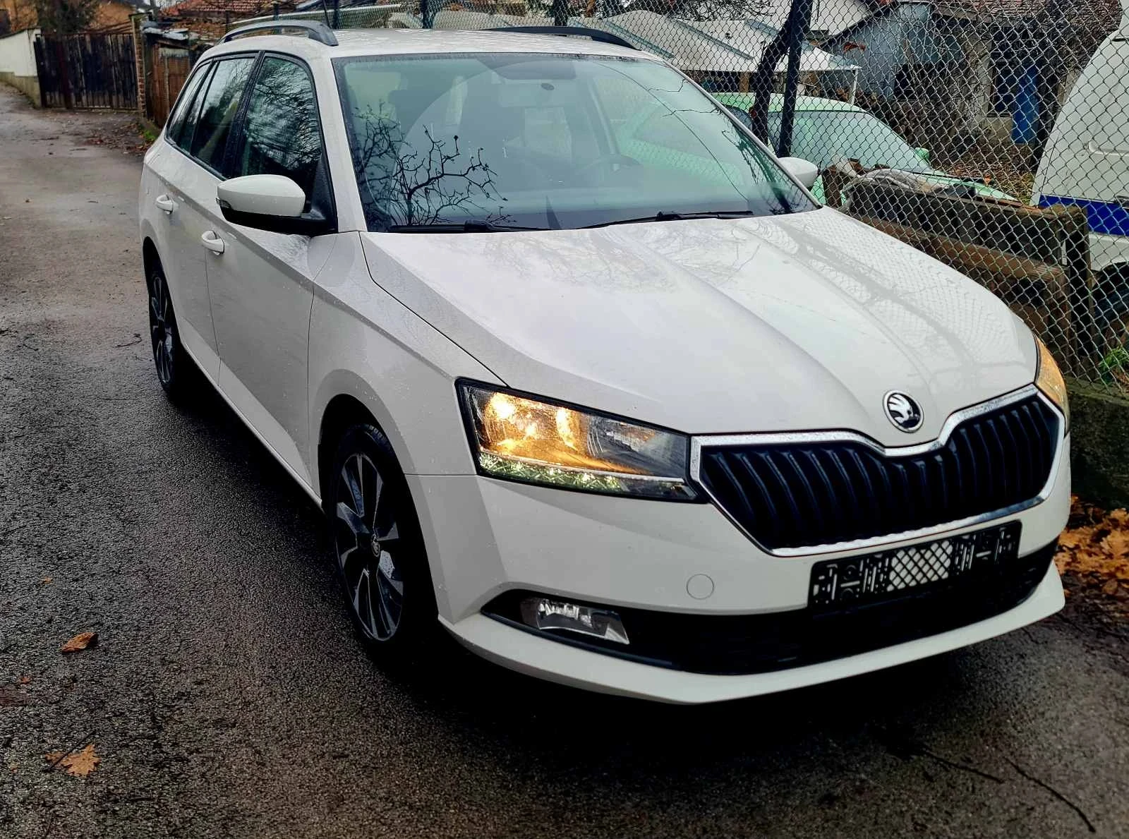 Skoda Fabia 1.0I 1.5D/DISTRONIC/LANE ASSIST/  | Mobile.bg � ����������� 2