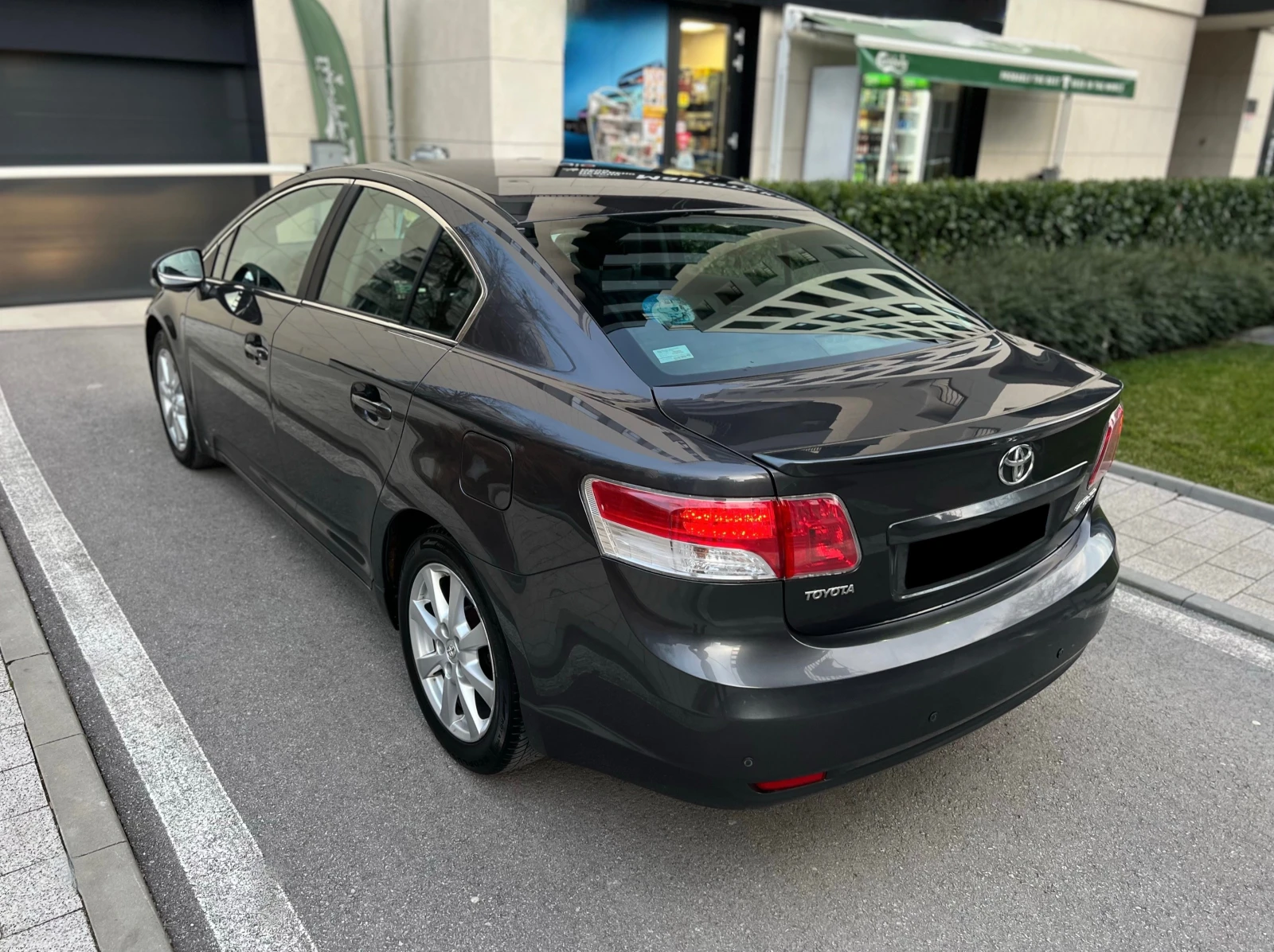 Toyota Avensis 2.0 D4D 126к.с. СЕДАН , снимка 6 - Автомобили и джипове - 53753653