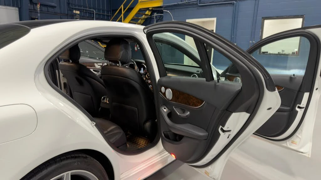 Mercedes-Benz C 300 4MATIC AMG* BURMESTER* ПОДГРЕВ* 360* BLIND SPOT, снимка 12 - Автомобили и джипове - 53737976