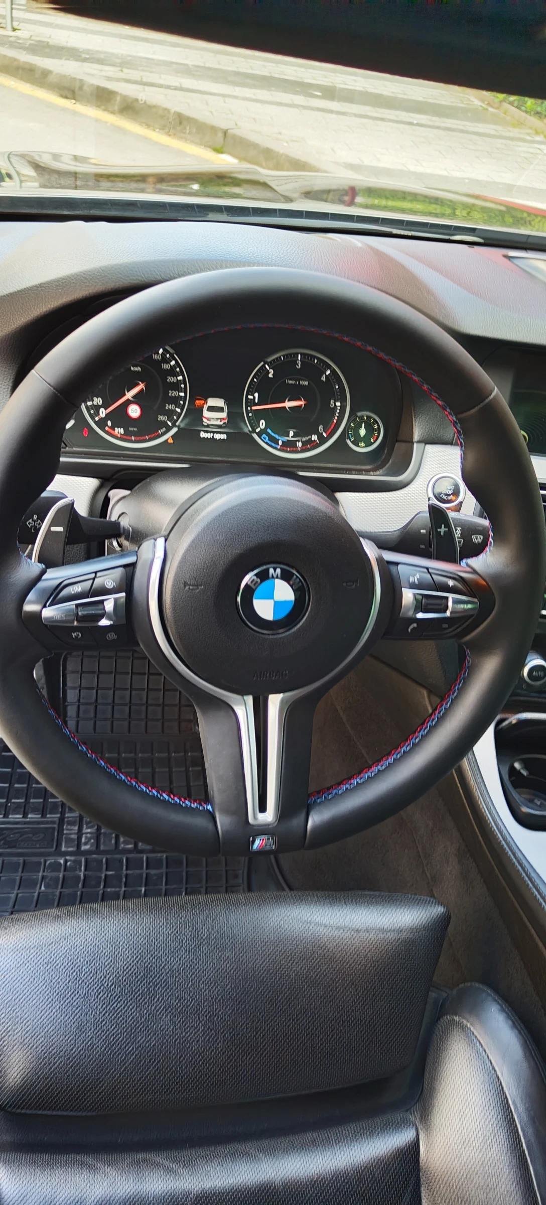 BMW 535 D X-Drive 313hp, снимка 9 - Автомобили и джипове - 54128931