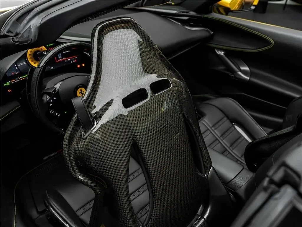 Ferrari SF 90 Spider Plug-in Hybrid AWD, снимка 14 - Автомобили и джипове - 54340805