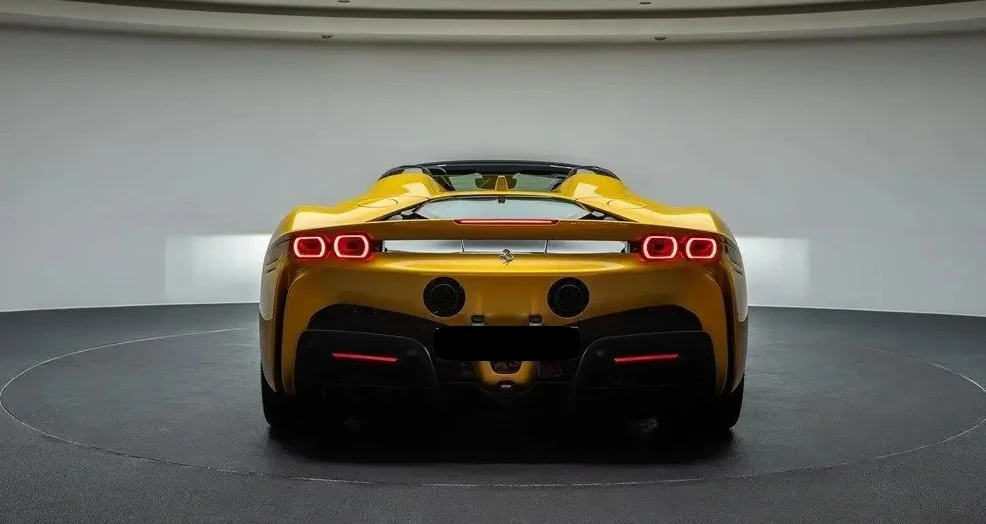 Ferrari SF 90 Spider Plug-in Hybrid AWD, снимка 3 - Автомобили и джипове - 54340805