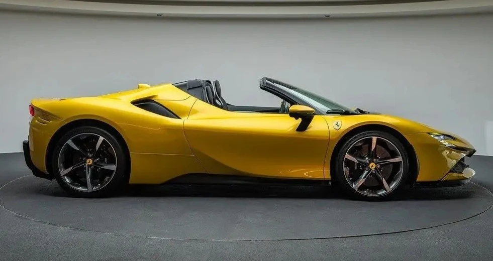 Ferrari SF 90 Spider Plug-in Hybrid AWD, снимка 5 - Автомобили и джипове - 54340805