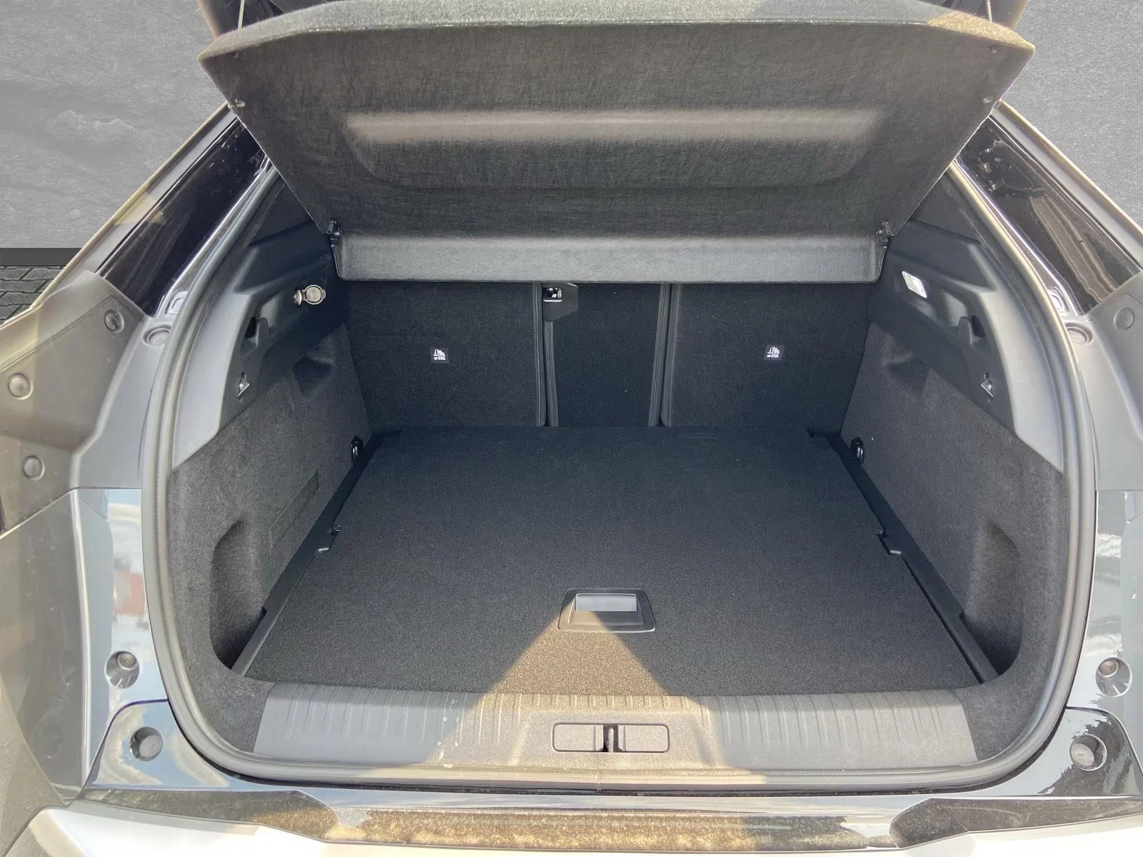Peugeot 3008 GT/210HP/NAVI/DIGITAL/CAM/KLESS/390z, снимка 5 - Автомобили и джипове - 54425602