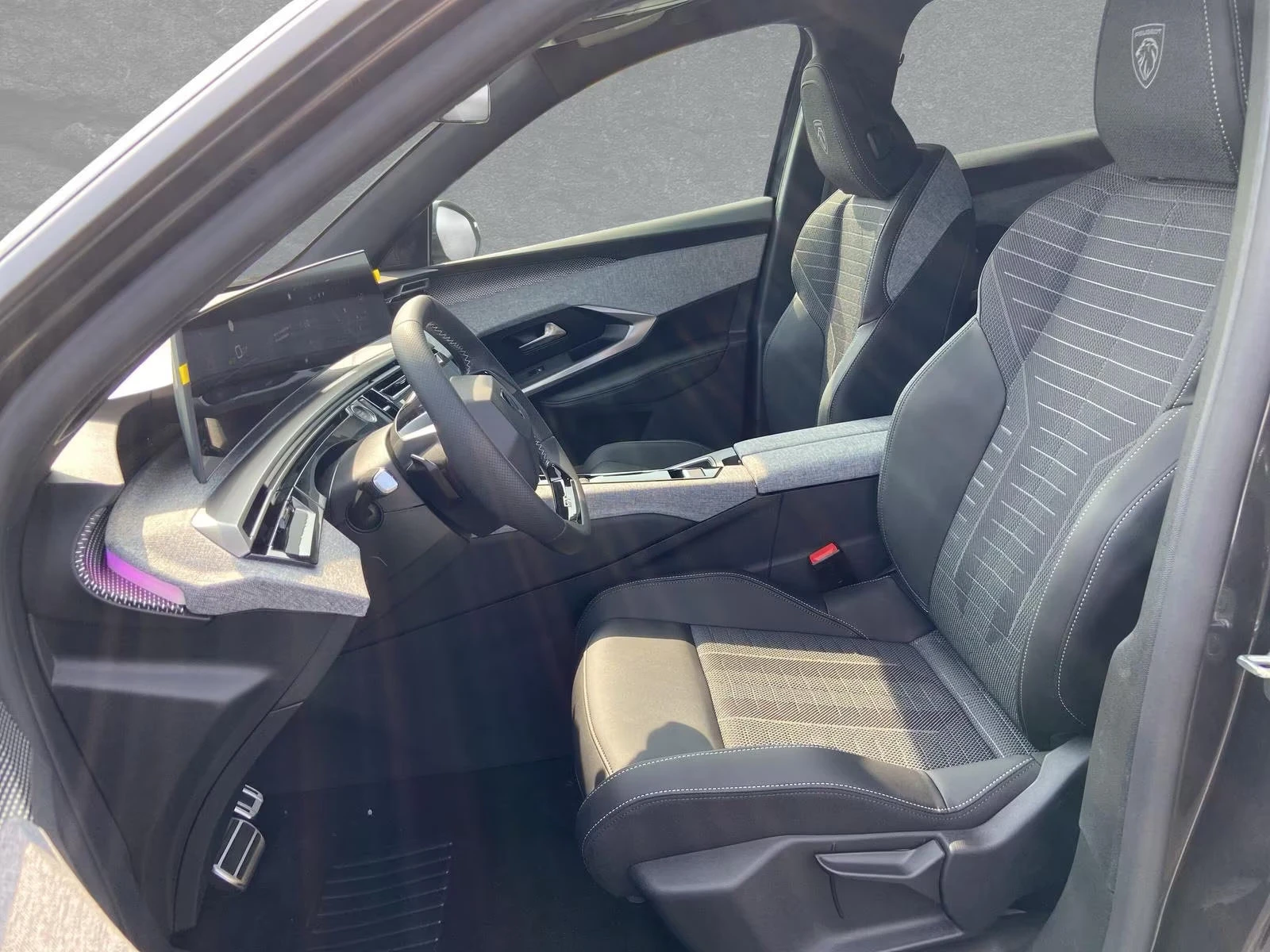 Peugeot 3008 GT/210HP/NAVI/DIGITAL/CAM/KLESS/390z, снимка 9 - Автомобили и джипове - 54425602