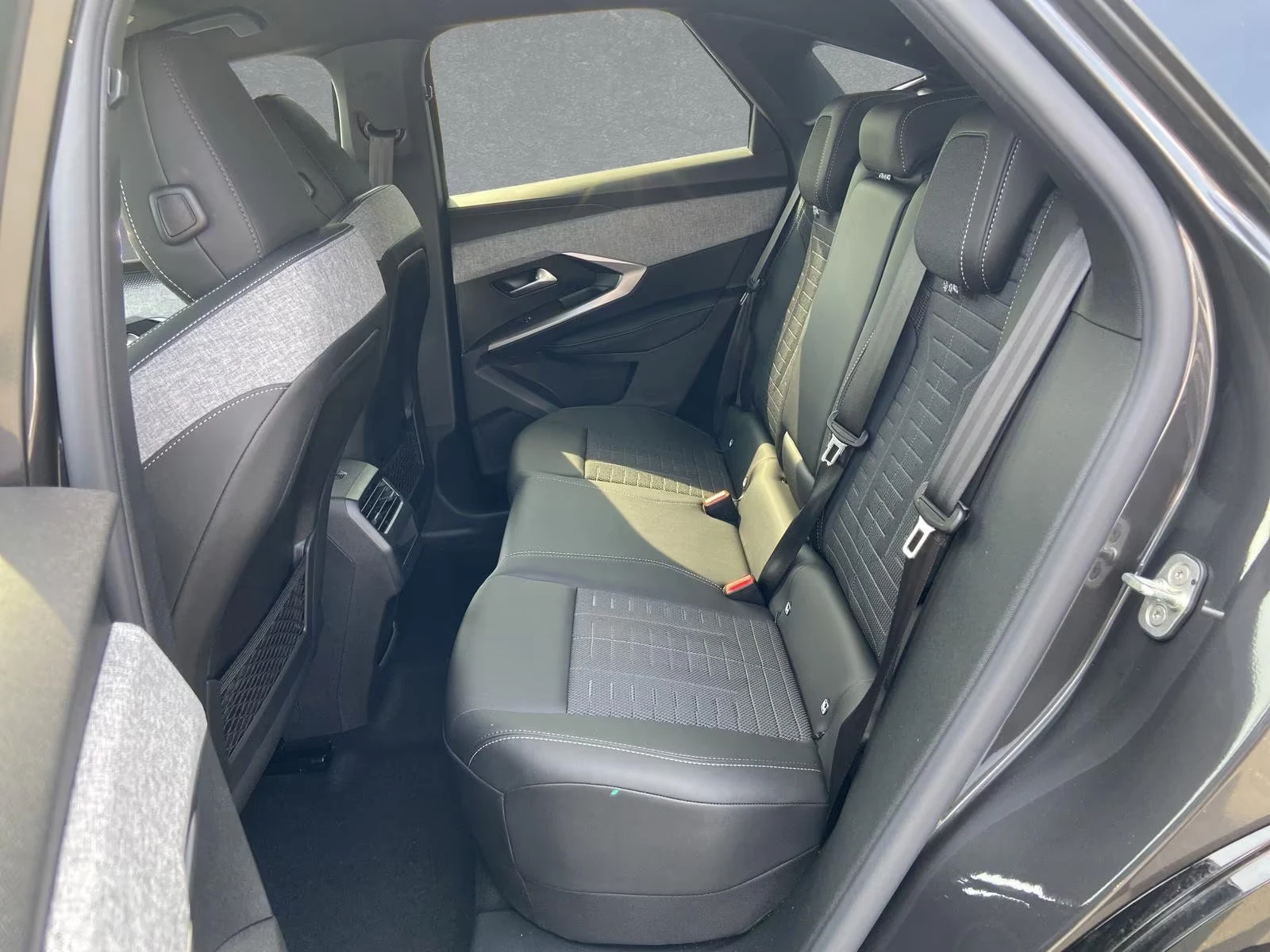 Peugeot 3008 GT/210HP/NAVI/DIGITAL/CAM/KLESS/390z, снимка 10 - Автомобили и джипове - 54425602