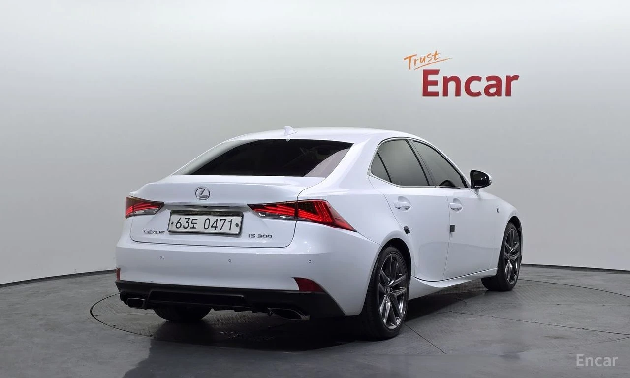 Lexus IS 300 F* SPORT* ПОДГРЕВ* ОБДУХВАНЕ* LANE* ASSIST* 360КАМ, снимка 2 - Автомобили и джипове - 54580724