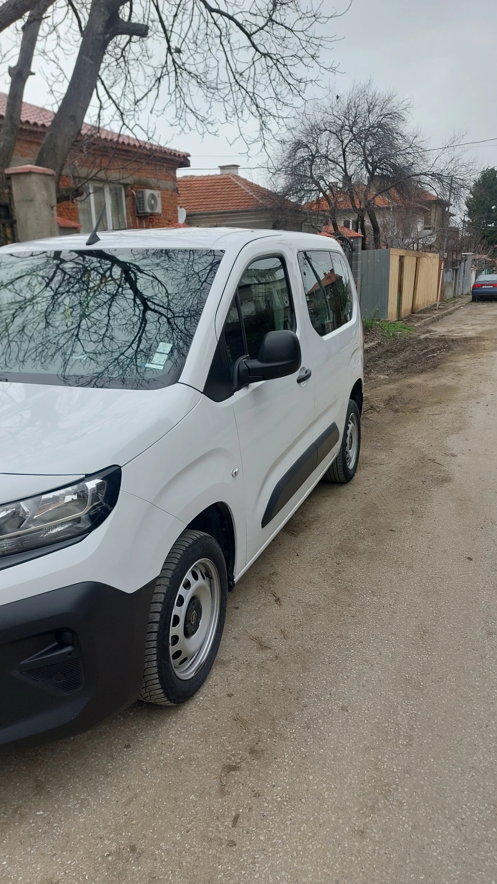 Opel Combo 1.5, снимка 3 - Автомобили и джипове - 54682637