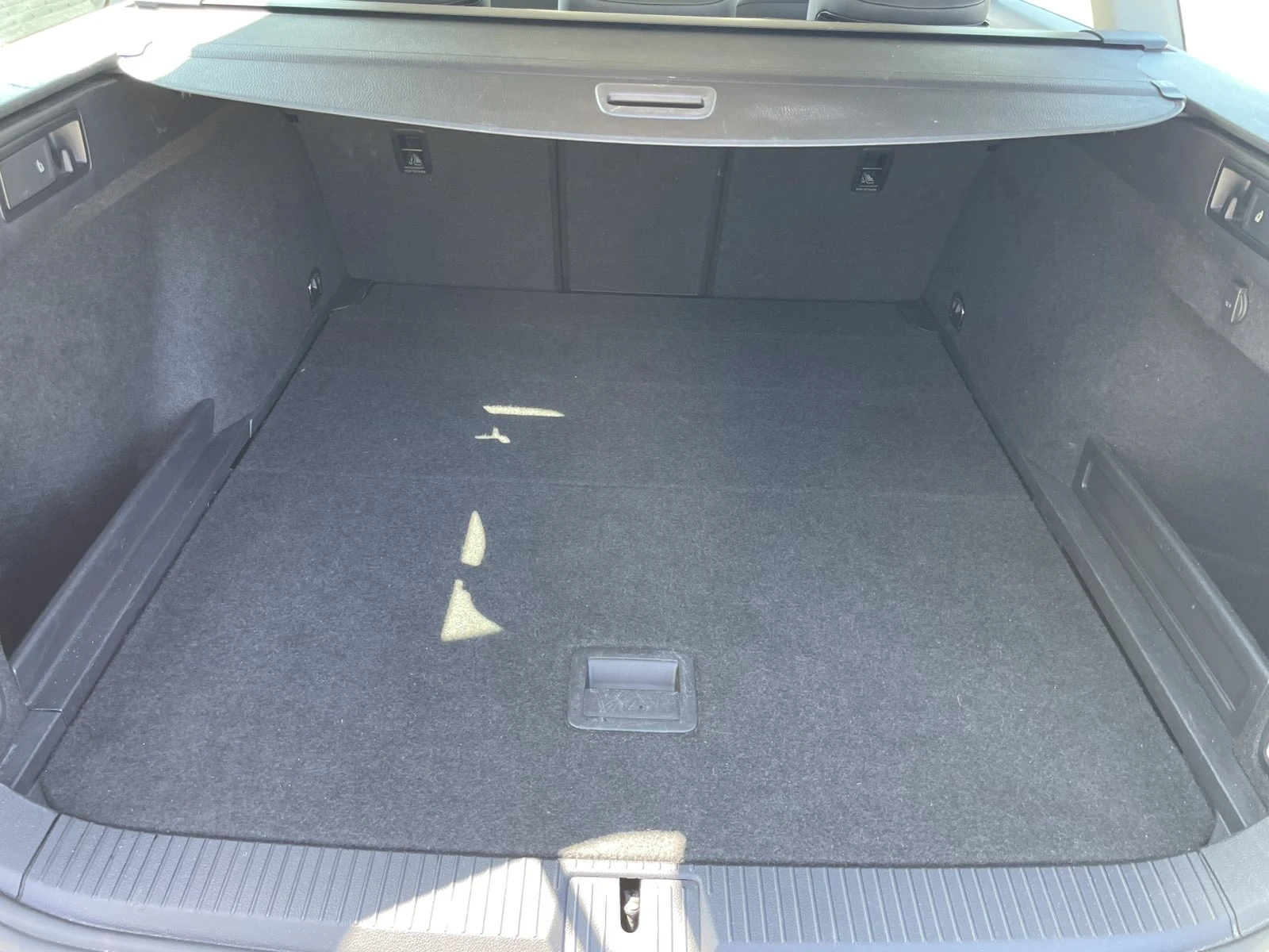 VW Passat 1.5 TSI 150hp Elegance, снимка 17 - Автомобили и джипове - 54760124