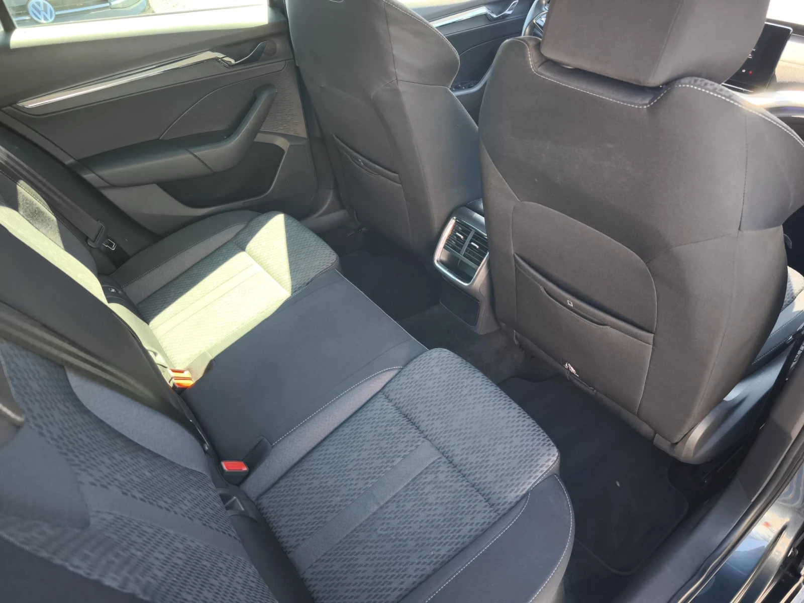Skoda Octavia 2.0tdi/сервизна история/обслужен ангренажен ремък, снимка 11 - Автомобили и джипове - 54766156