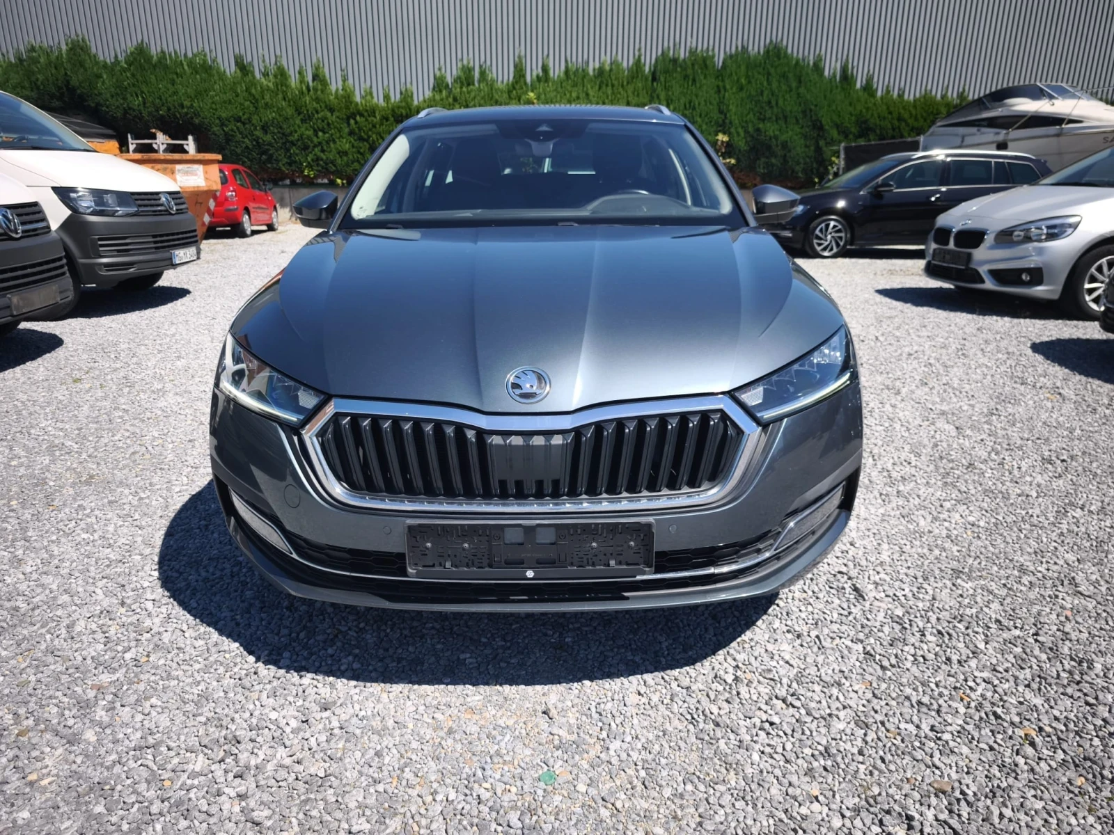 Skoda Octavia 2.0tdi/сервизна история/обслужен ангренажен ремък, снимка 2 - Автомобили и джипове - 54766156
