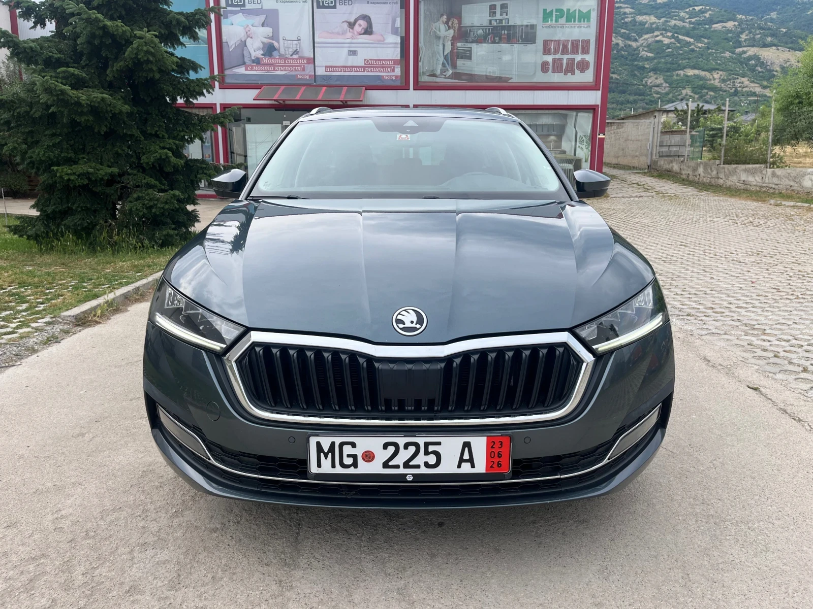 Skoda Octavia 2.0tdi/сервизна история/Германия/Обслужена, снимка 3 - Автомобили и джипове - 54766156