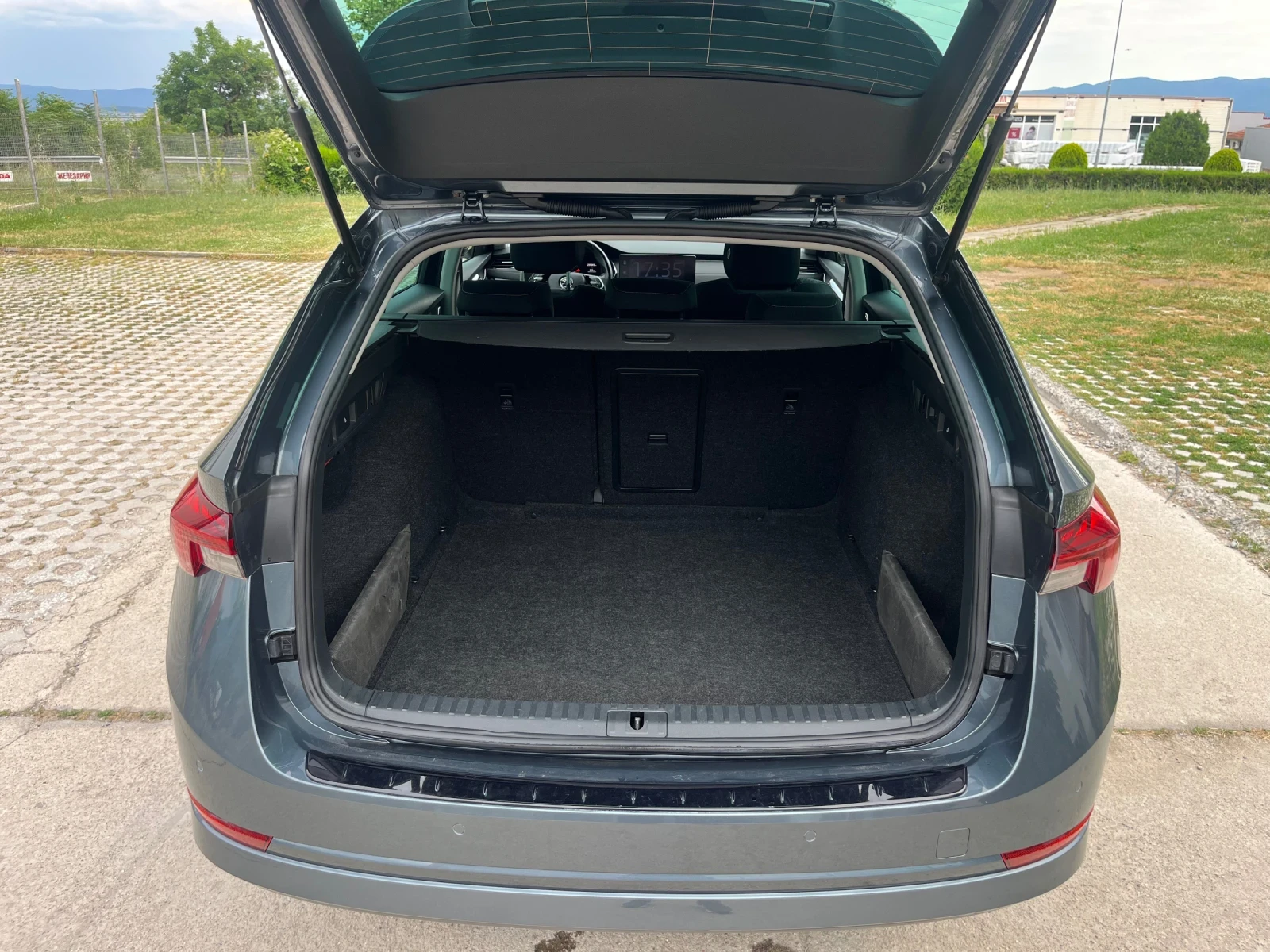 Skoda Octavia 2.0tdi/сервизна история/Германия/Обслужена, снимка 7 - Автомобили и джипове - 54766156