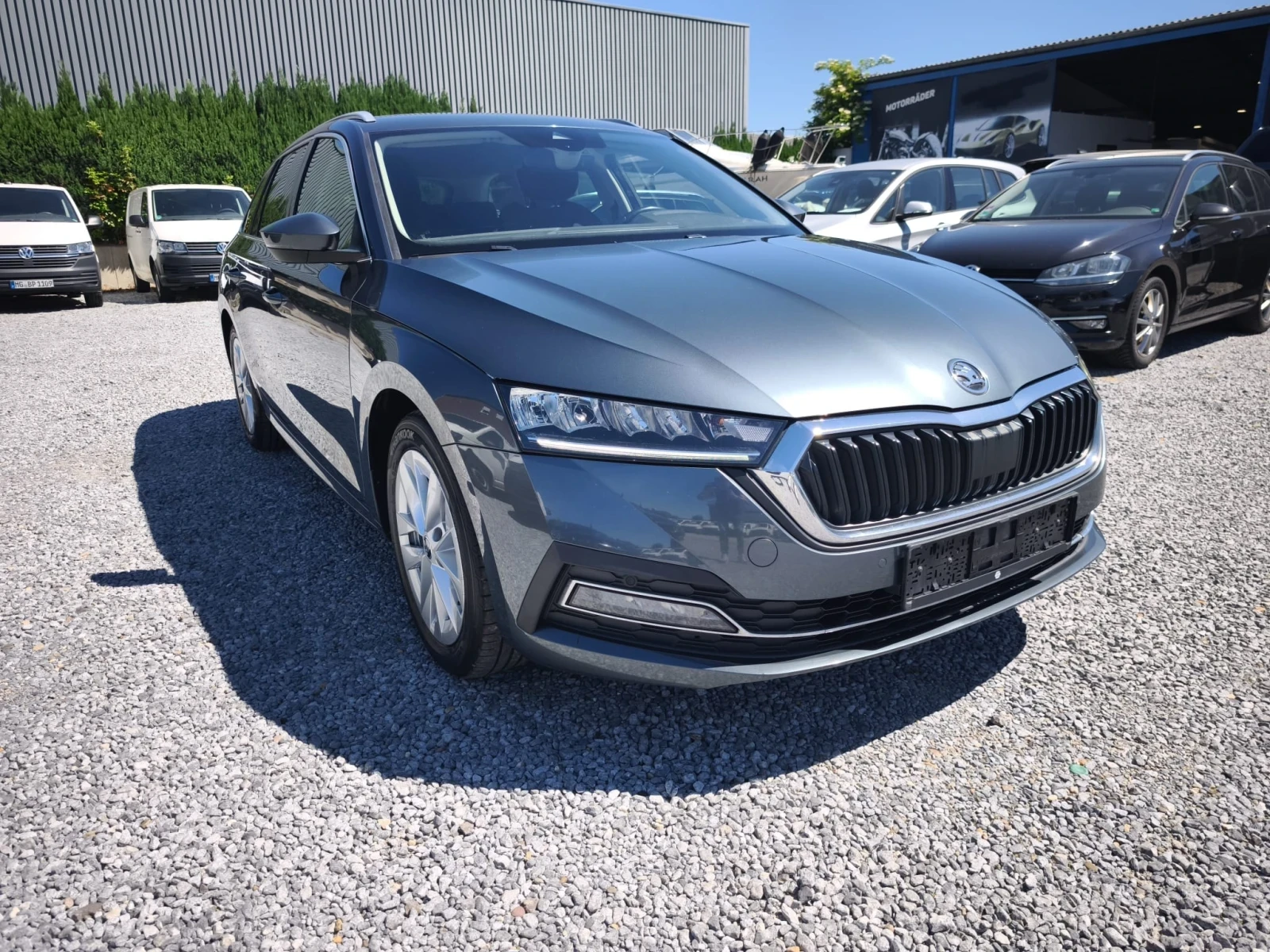 Skoda Octavia 2.0tdi/сервизна история/обслужен ангренажен ремък