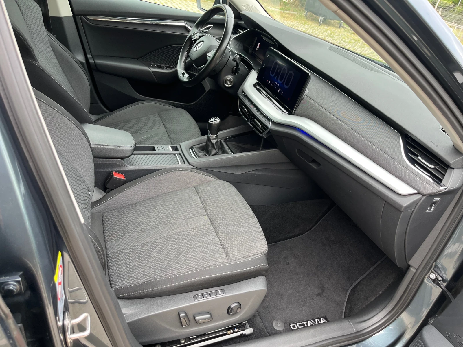 Skoda Octavia 2.0tdi/сервизна история/Германия/Обслужена, снимка 11 - Автомобили и джипове - 54766156