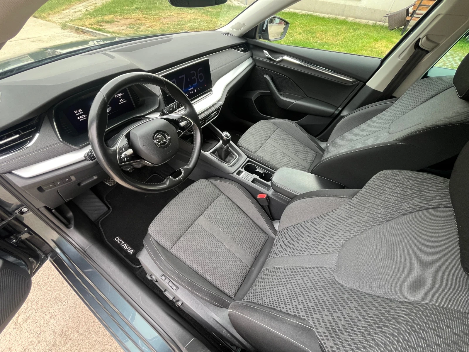 Skoda Octavia 2.0tdi/сервизна история/Германия/Обслужена, снимка 8 - Автомобили и джипове - 54766156