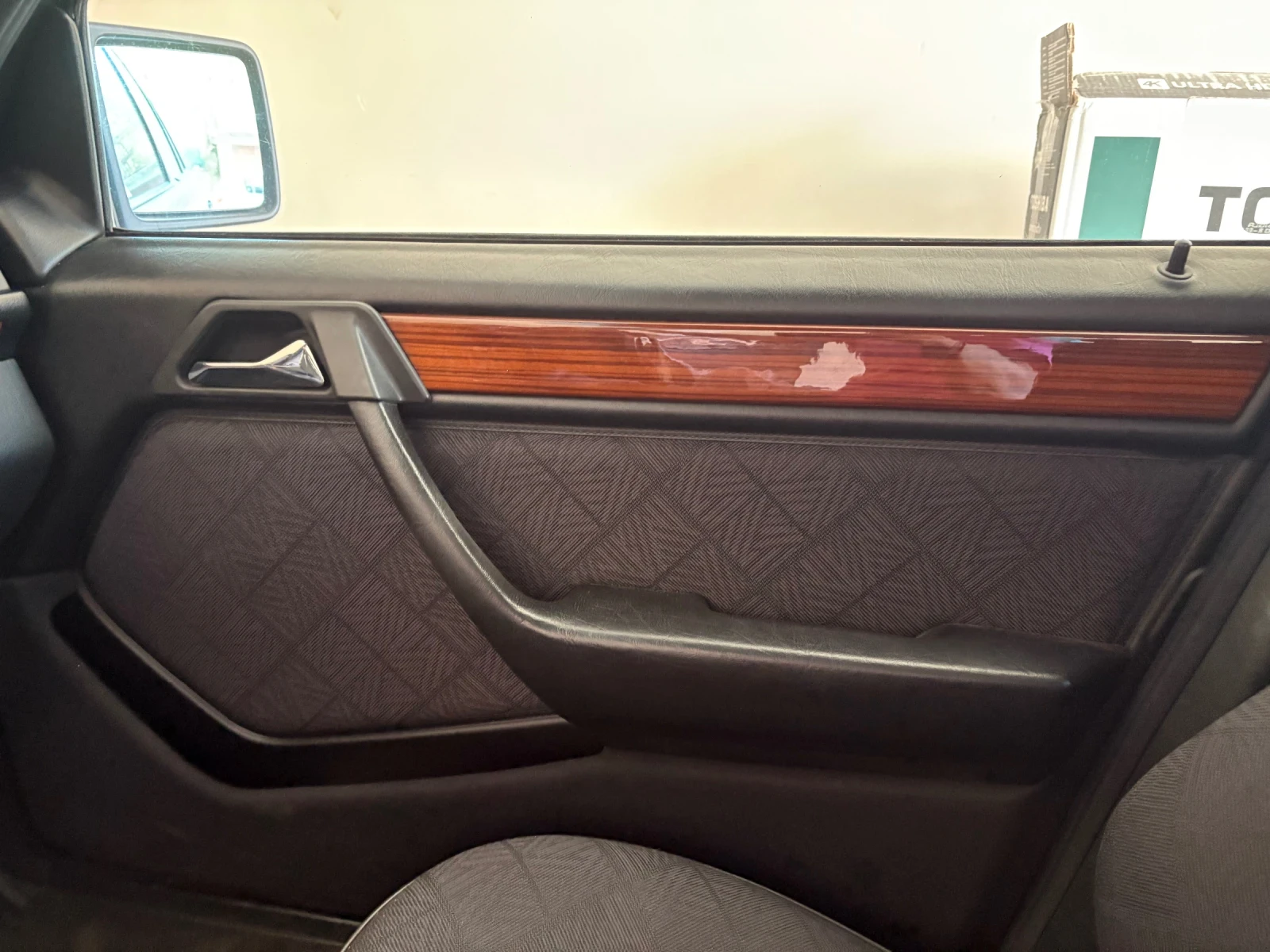 Mercedes-Benz E 200, снимка 6 - Автомобили и джипове - 54915433