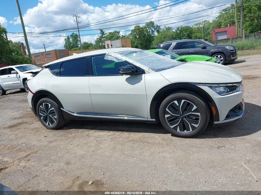 Kia EV6 Wind, снимка 13 - Автомобили и джипове - 55004661