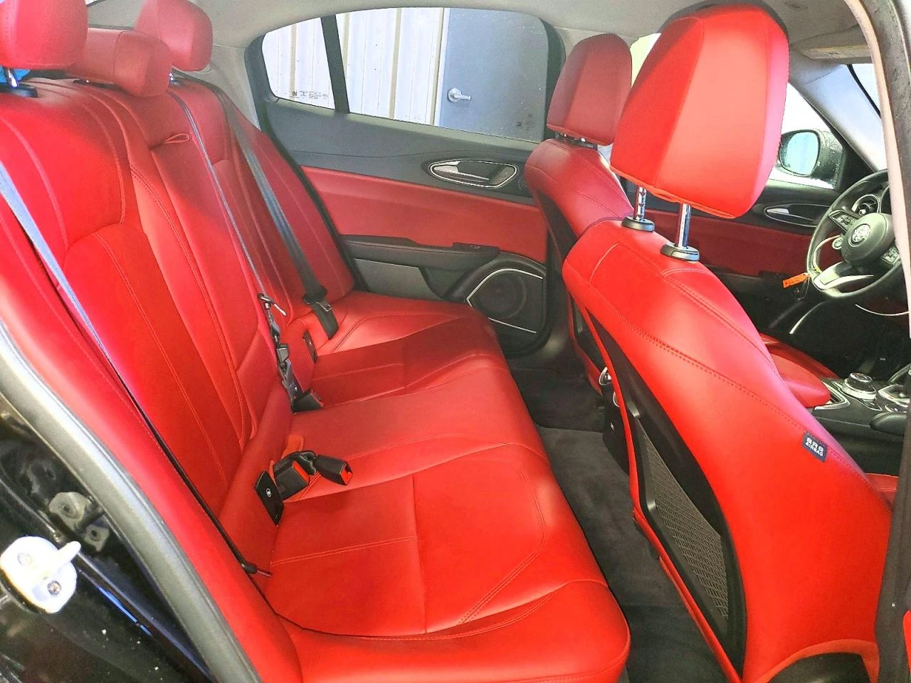 Alfa Romeo Giulia * RWD* KEYLESS* SUNROOF* ПОДРЕВ* КАМЕРА* , снимка 11 - Автомобили и джипове - 55249984