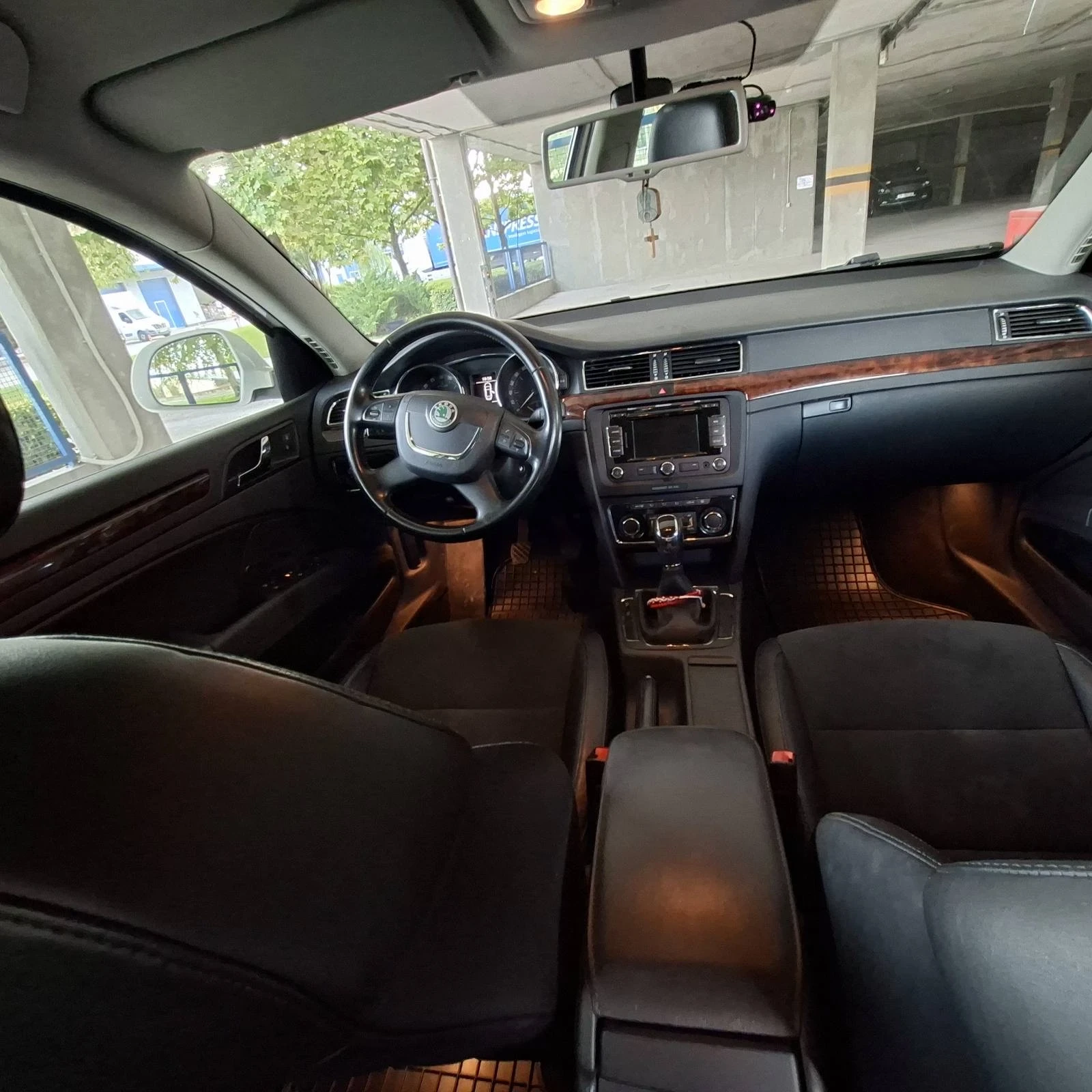 Skoda Superb, снимка 5 - Автомобили и джипове - 55607884
