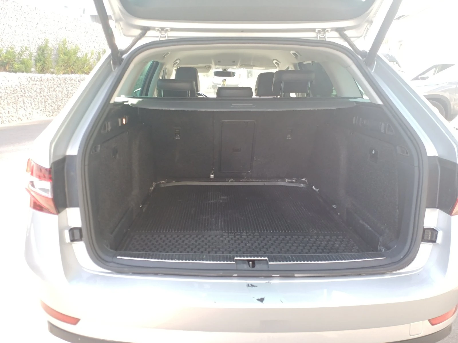 Skoda Superb 2.0 TDI, снимка 9 - Автомобили и джипове - 55715277
