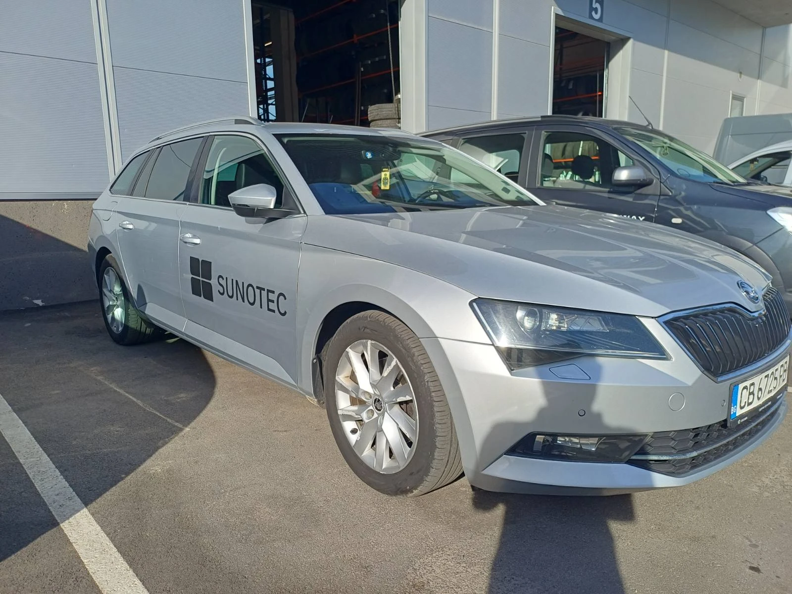 Skoda Superb 2.0 TDI, снимка 3 - Автомобили и джипове - 55715277