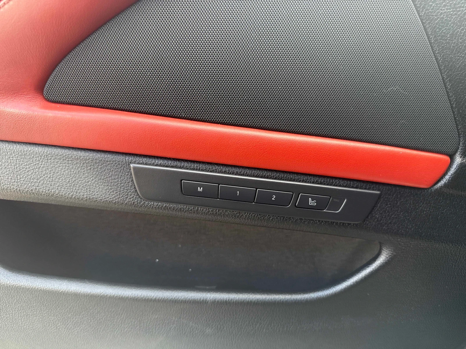 BMW M5 * 4dr Sdn * АВТОКРЕДИТ БЕЗ ПЪРВОНАЧАЛНА ВНОСКА* , снимка 11 - Автомобили и джипове - 55873117