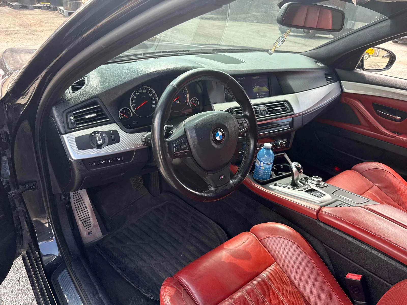 BMW M5 * 4dr Sdn * АВТОКРЕДИТ БЕЗ ПЪРВОНАЧАЛНА ВНОСКА* , снимка 5 - Автомобили и джипове - 55873117