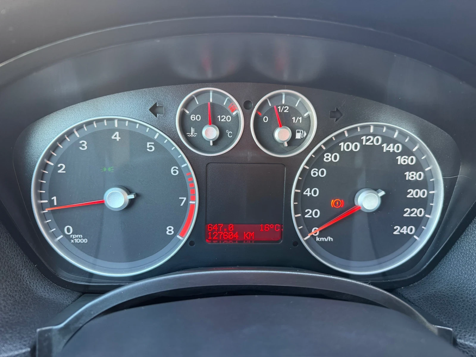 Ford Focus 1.6i, снимка 14 - Автомобили и джипове - 56732783