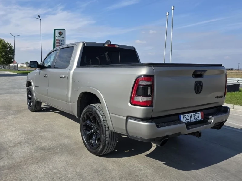 Dodge RAM 1500 5.7HEMI/LIMITED/ВЪЗДУХ/ПАНО/ОБДУХ/360/АСИСТЕНТИ* *, снимка 4 - Автомобили и джипове - 52561592