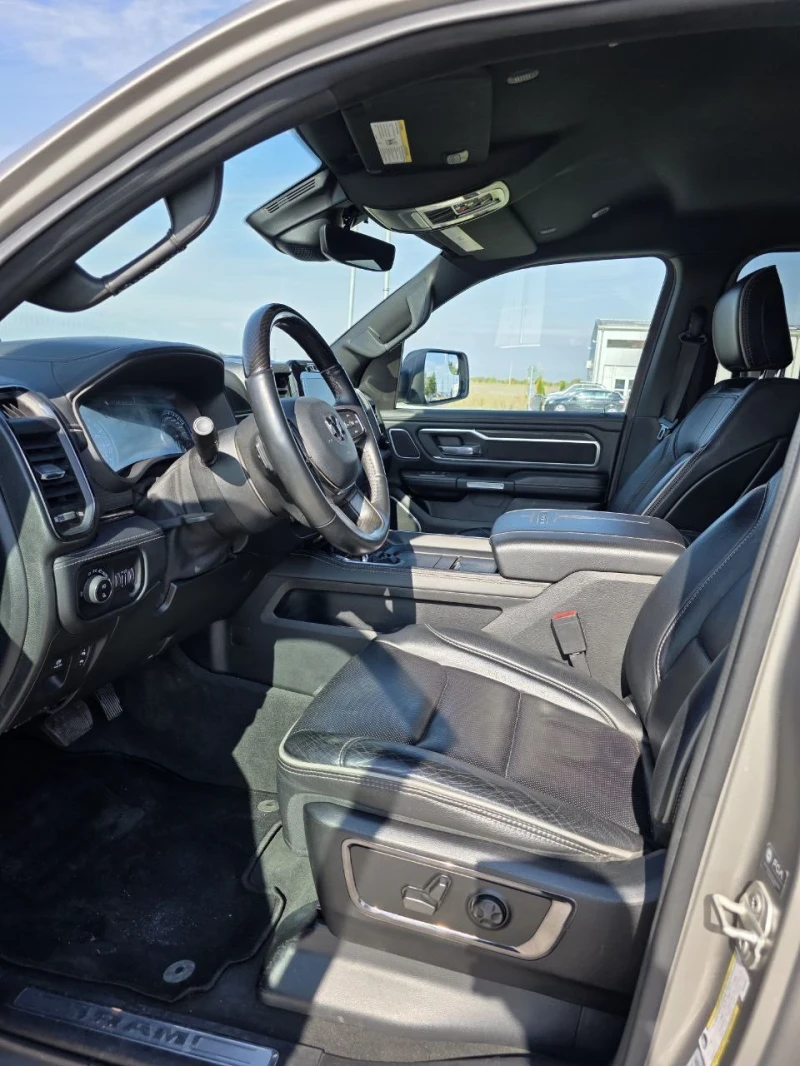 Dodge RAM 1500 5.7HEMI/LIMITED/ВЪЗДУХ/ПАНО/ОБДУХ/360/АСИСТЕНТИ* *, снимка 11 - Автомобили и джипове - 52561592