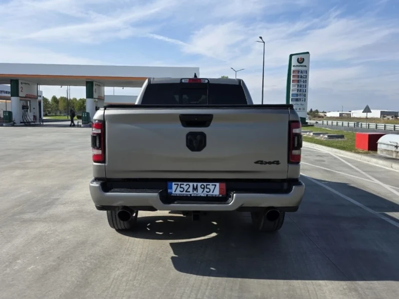 Dodge RAM 1500 5.7HEMI/LIMITED/ВЪЗДУХ/ПАНО/ОБДУХ/360/АСИСТЕНТИ* *, снимка 5 - Автомобили и джипове - 52561592