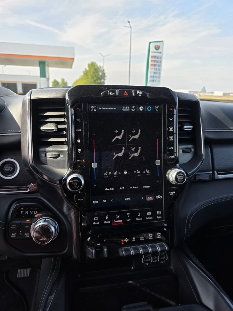 Dodge RAM 1500 5.7HEMI/LIMITED/ВЪЗДУХ/ПАНО/ОБДУХ/360/АСИСТЕНТИ* *, снимка 9 - Автомобили и джипове - 52561592