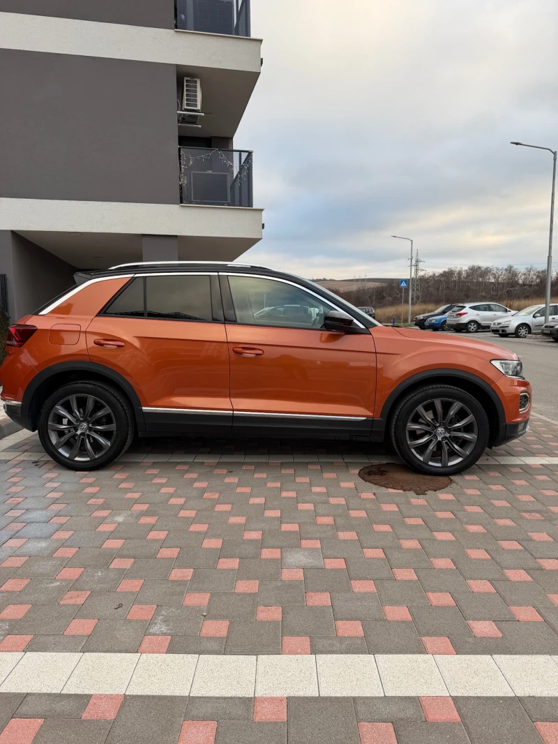 VW T-Roc * 4Motion* Digital Cockpit* Full Led* DSG* , снимка 3 - Автомобили и джипове - 52913807
