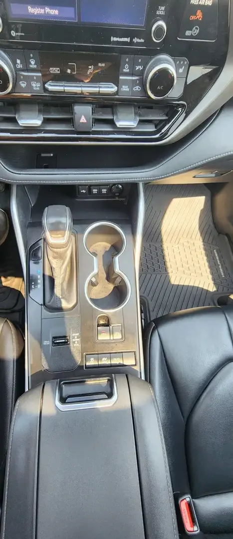 Toyota Highlander Hybrid XLE AWD 8 seats, снимка 13 - Автомобили и джипове - 55312144