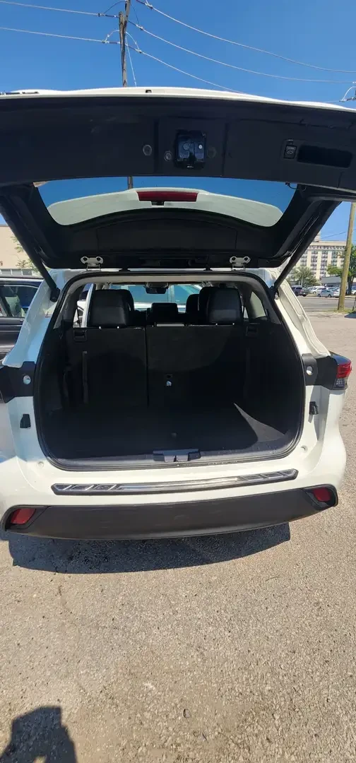 Toyota Highlander Hybrid XLE AWD 8 seats, снимка 10 - Автомобили и джипове - 55312144
