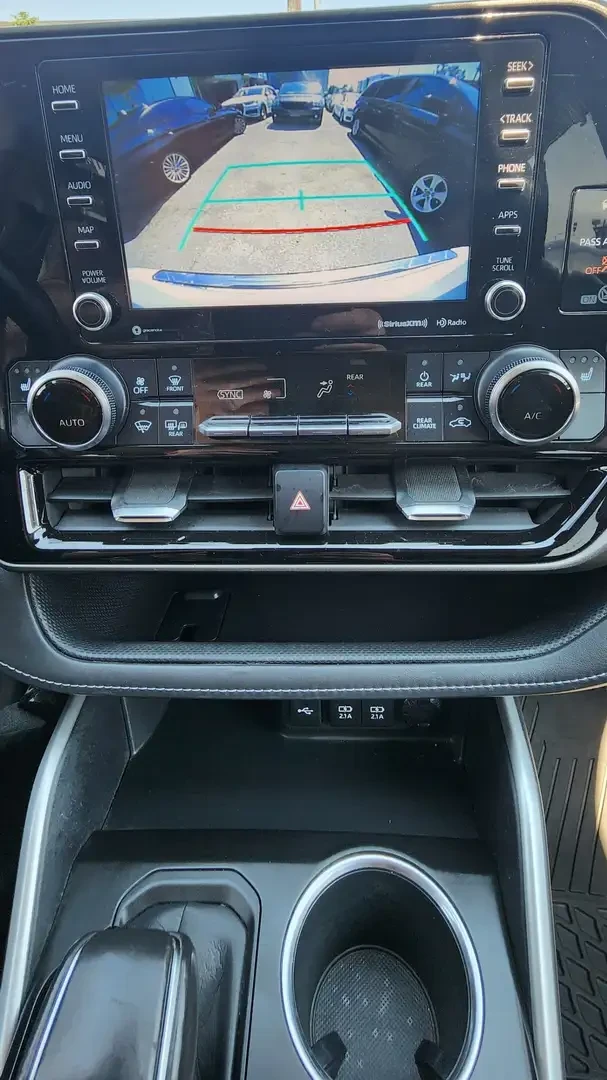 Toyota Highlander Hybrid XLE AWD 8 seats, снимка 17 - Автомобили и джипове - 55312144