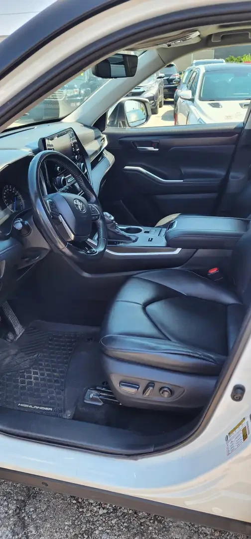 Toyota Highlander Hybrid XLE AWD 8 seats, снимка 5 - Автомобили и джипове - 55312144