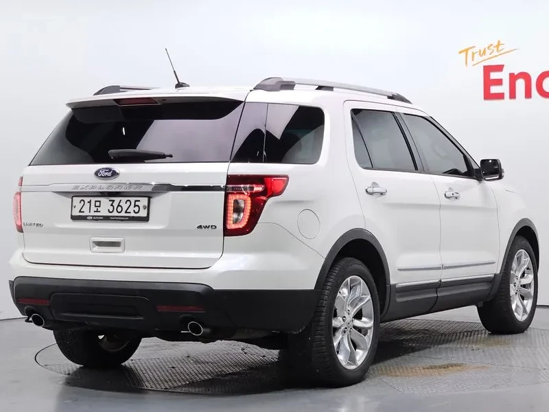 Ford Explorer 3.5 AWD - САМО 30% АВАНС, снимка 2 - Автомобили и джипове - 56368588