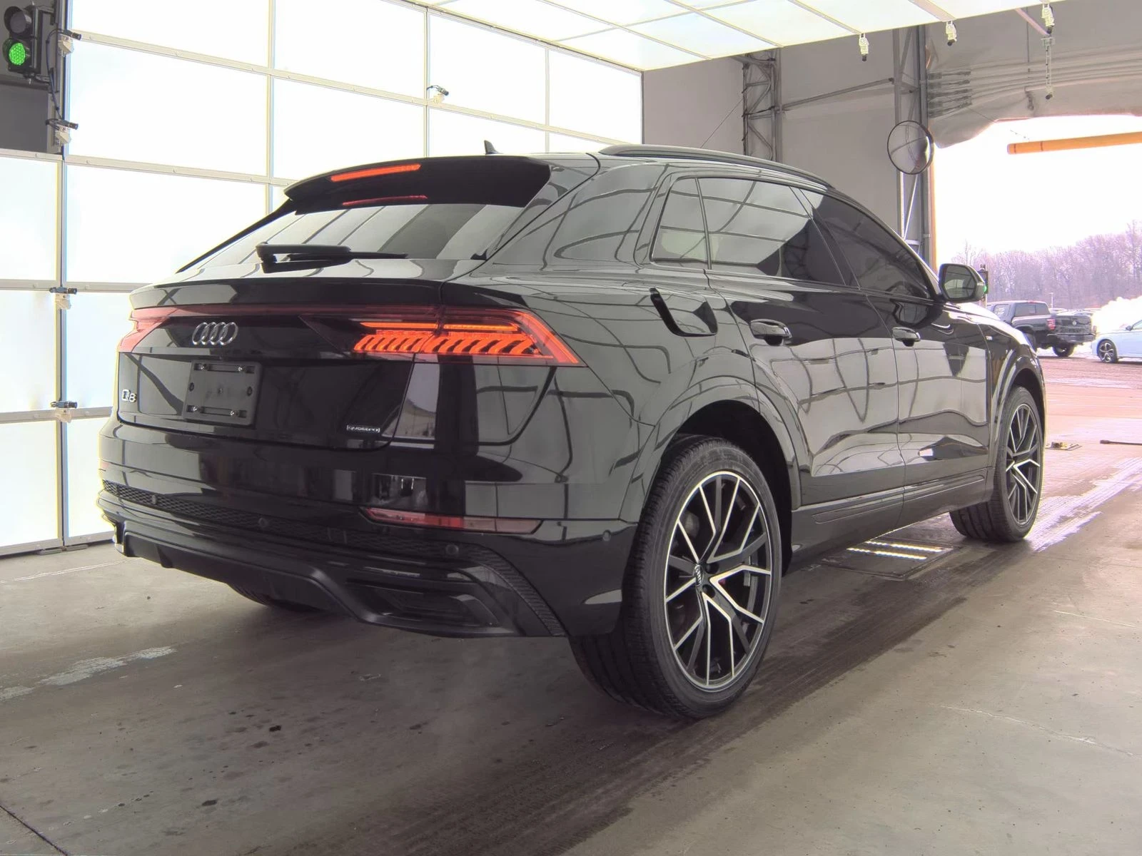 Audi Q8 Premium Plus S-Line | ПАНОРАМА | 360 КАМЕРИ |  - изображение 4