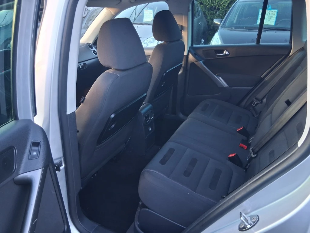 VW Tiguan АВТОМАТИК 4x4 , снимка 9 - Автомобили и джипове - 54034140