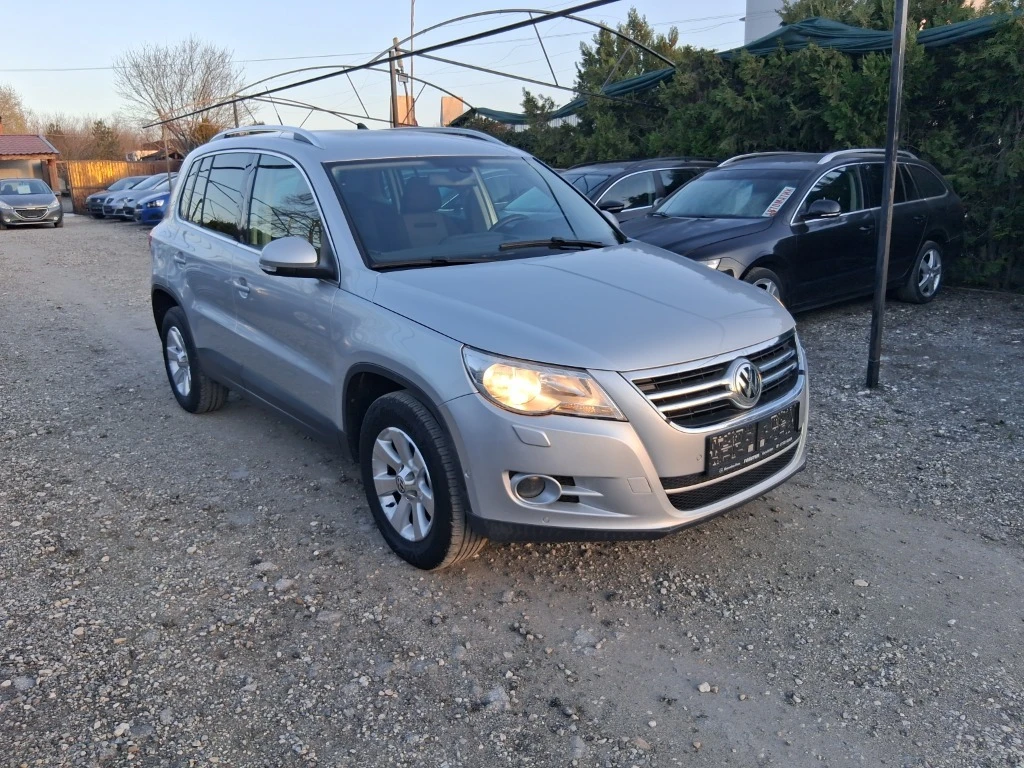 VW Tiguan АВТОМАТИК 4x4 , снимка 2 - Автомобили и джипове - 54034140