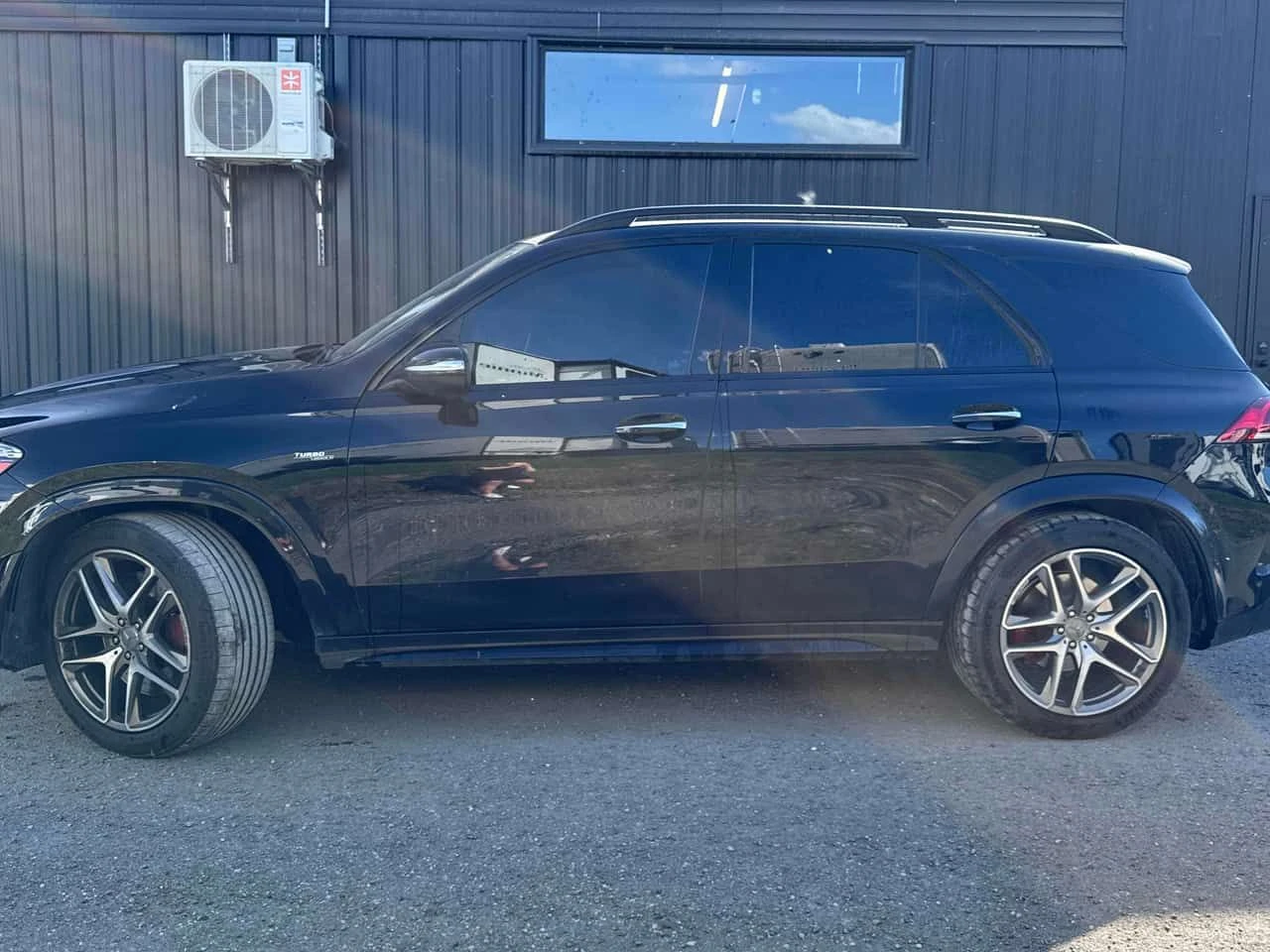 Mercedes-Benz GLE 53 4MATIC * AMG * ДИСТРОНИК * ОБДУХВАНЕ * 2 КЛЮЧА * ПАНО, снимка 2 - Автомобили и джипове - 54624027