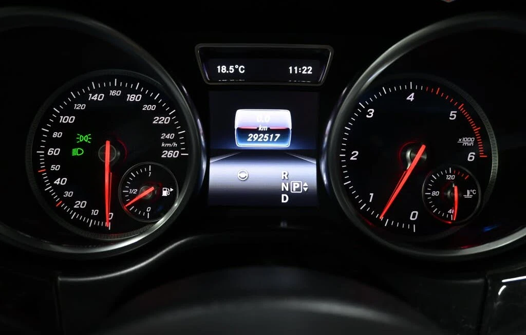 Mercedes-Benz GLE 350, снимка 10 - Автомобили и джипове - 54805559