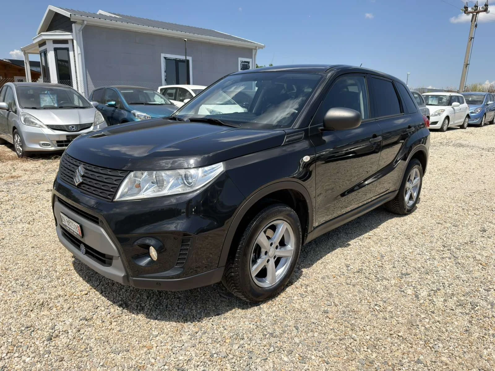 Suzuki Vitara 1.6i, снимка 2 - Автомобили и джипове - 55071144