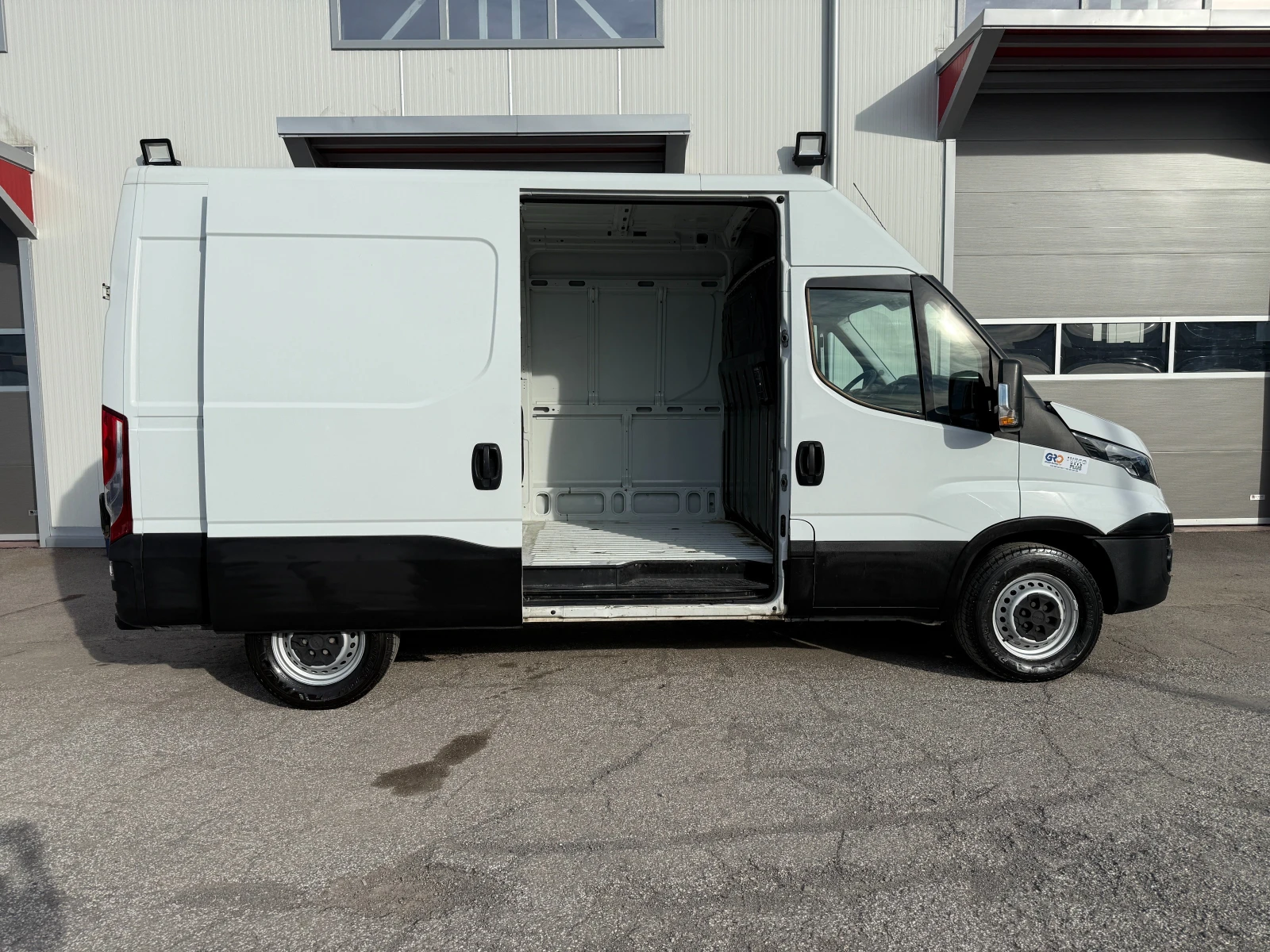 Iveco Daily 2.3 , снимка 6 - Бусове и автобуси - 54118818